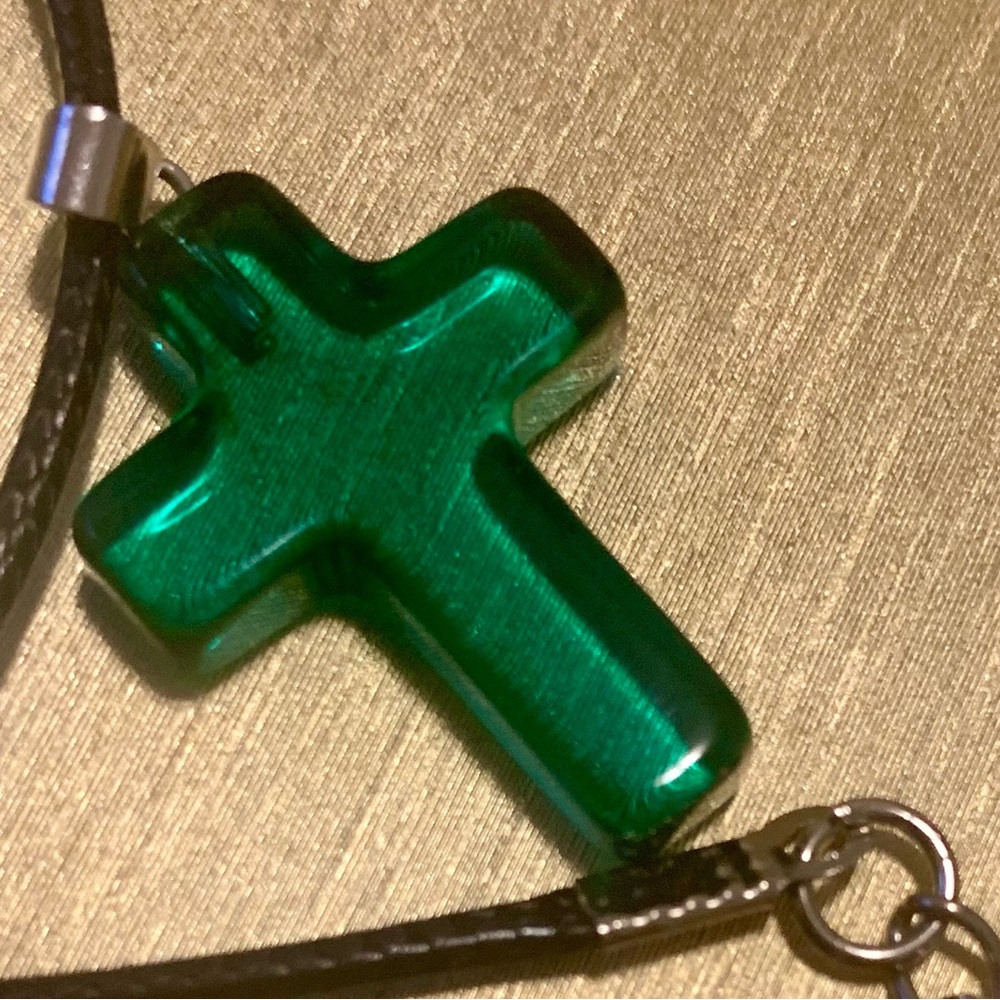 Elegant Green Cross Pendant Necklace